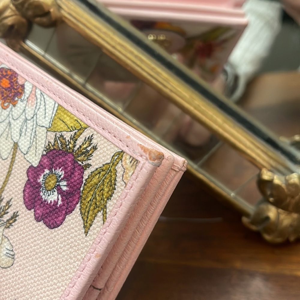 💕SOLD💕Gucci Flora Wallet. Limited edition - Picture 6 of 11